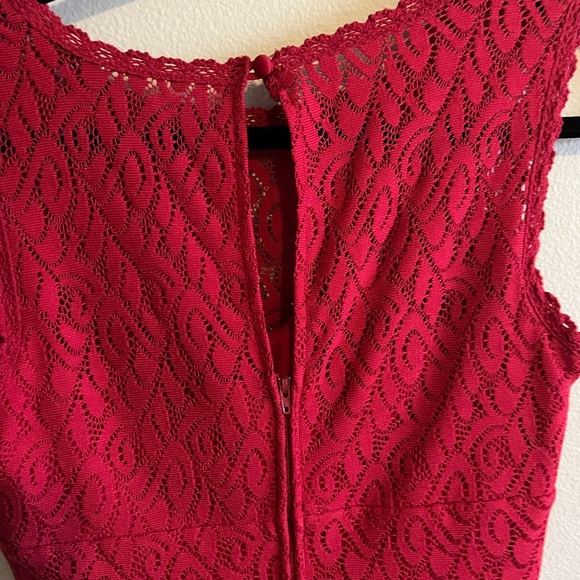 🛍️2/$10🛍️ Women’s Dress Barn Red Lace Dress. Size 4 - Picture 3 of 3